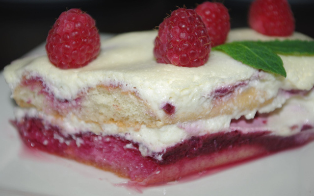 Tiramisu aux framboises et thé à la menthe