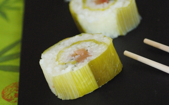 Sushis aux poireaux et au saumon mariné à l'aneth