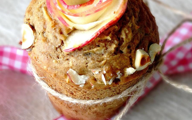 Muffin épicé au thé russe, aux pommes & noisettes