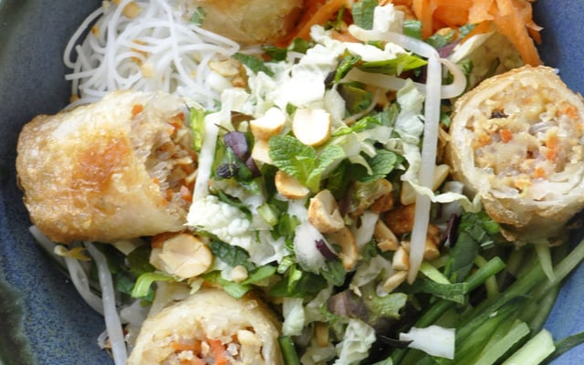 Bo Bun aux nems de poulet