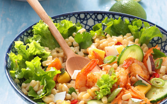Salade thaï au maïs blanc et crevettes