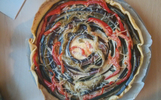Tarte provençale en spirale 'Courgette, Aubergine, Poivron & Carotte'