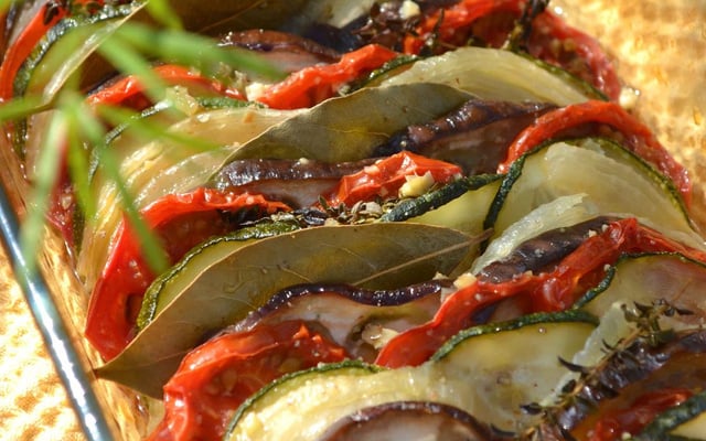 Tian d'aubergines, courgettes et tomates
