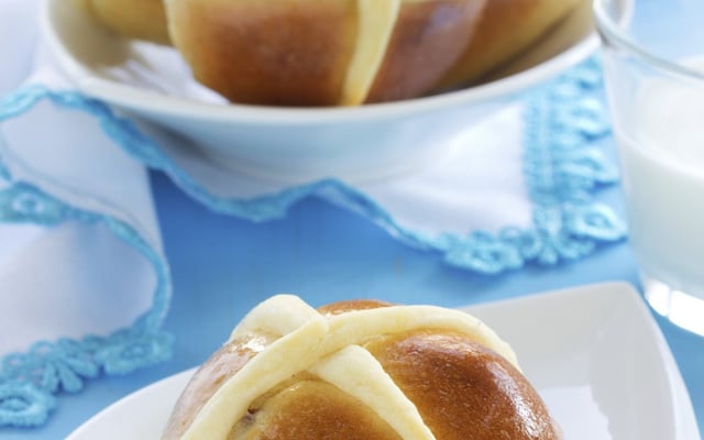 Hot cross buns