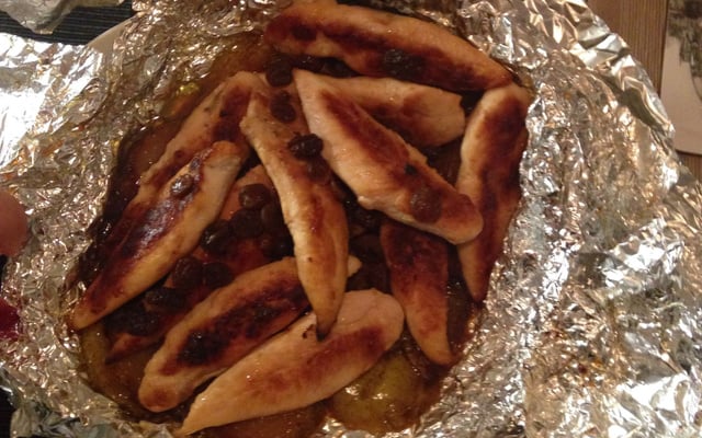 Papillotte de poulet sur lit de poire