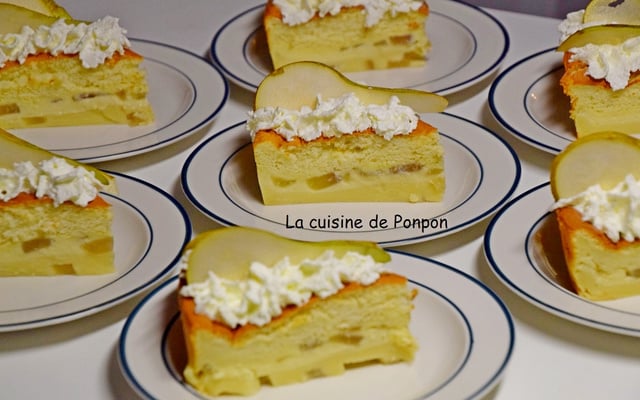 Gâteau magique aux poires flambées à la liqueur de poire Williams