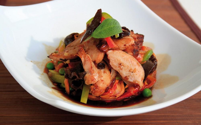 Wok de poulet aux légumes croquants