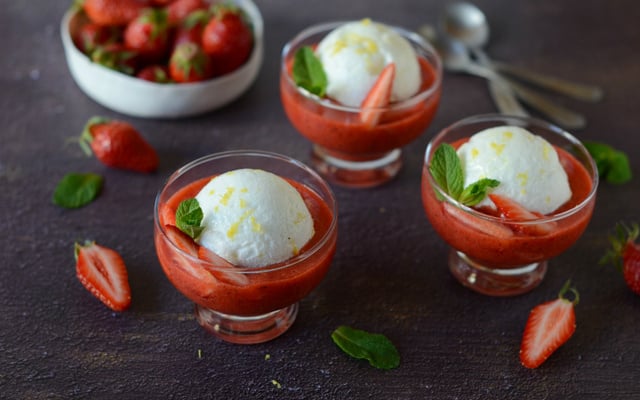 Ile flottante aux Fraises du Périgord IGP et à la menthe