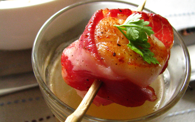 Saint-Jacques au bouillon et velouté de châtaignes aux champignons