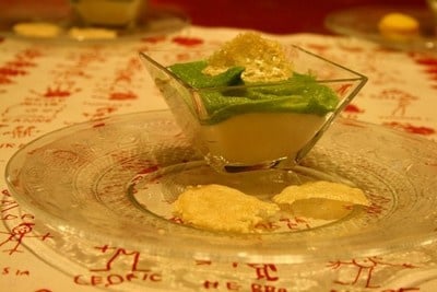 Méli-mélo de crème de chou-fleur et de brocoli et ses tuiles au fromage