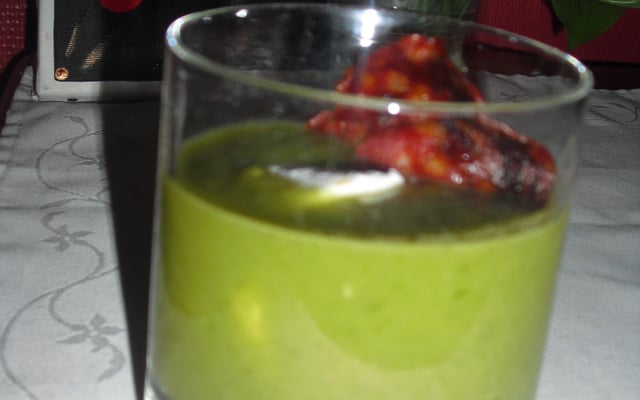 Soupe de laitue, chèvre et chorizo