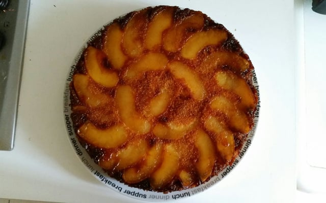 Gâteau renversé aux pommes caramélisées