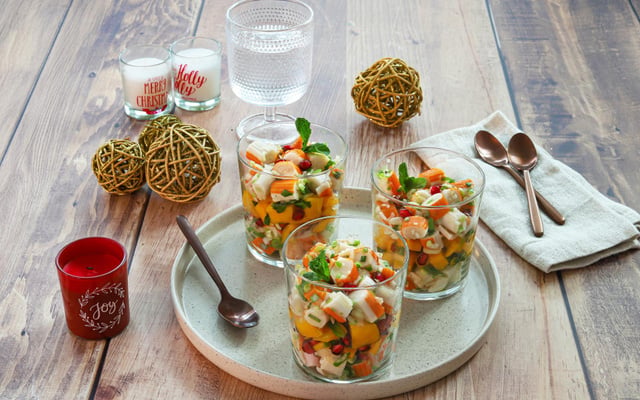 Verrines au ceviche de surimi, mangue, menthe et graines de grenade
