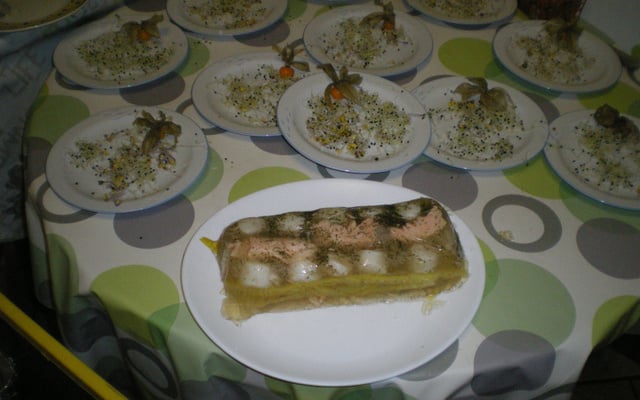 Terrine de saint-jacques et de saumon en gelée
