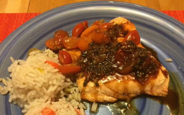 Pavé de saumon et ses tomates cerises caramélisées au miel