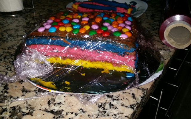 Rainbow cake à la mousse de chocolat blanc