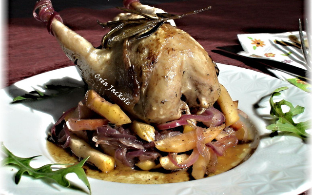 Cailles sur lit de pommes aux douces saveurs