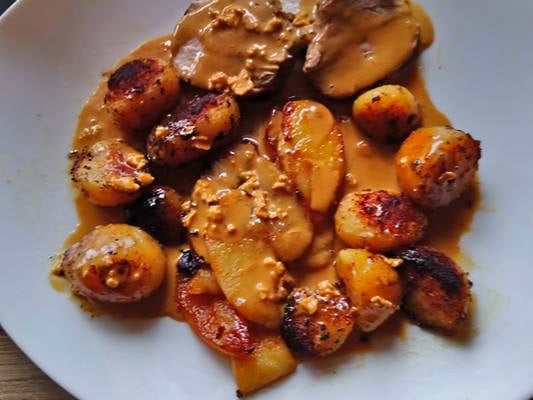 Filet mignon au Neufchâtel et aux pommes