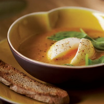 Soupe de légumes et œufs mollets