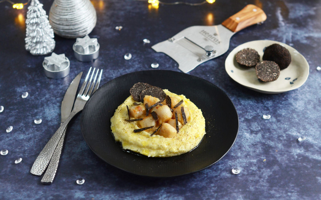 Noix de Saint-Jacques à la truffe et sa polenta crémeuse
