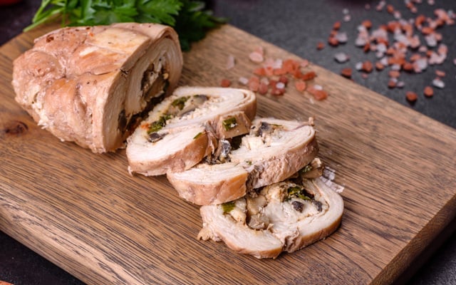 Roulé de dinde farcis aux champignons de Paris