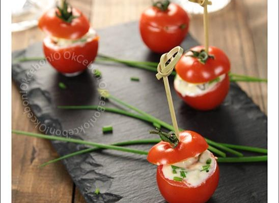 Tomates cerises à la Fourme d'Ambert et aux escargots
