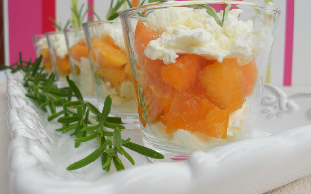 Verrine de chèvre aux abricots