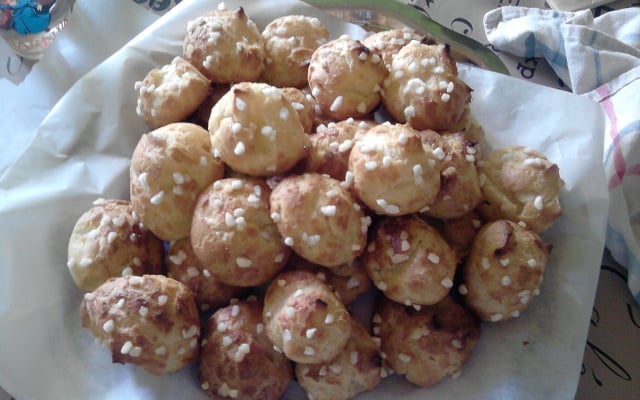 Chouquettes au sucre casson