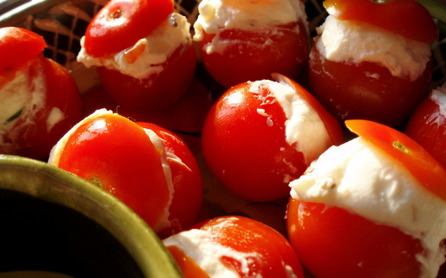 Tomates cerises garnies