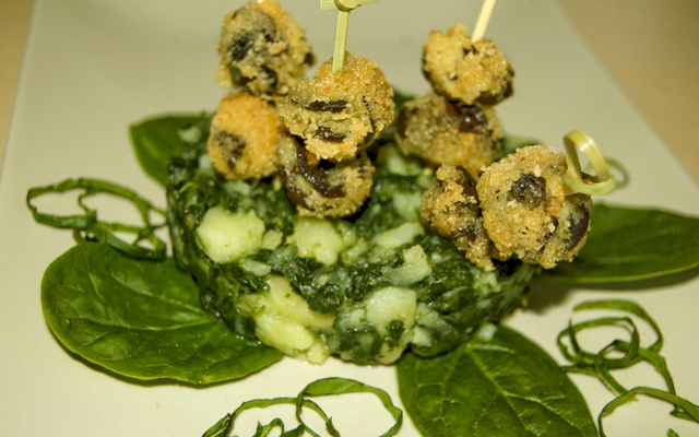 Brochette d'escargots panés et stoemp d'épinards