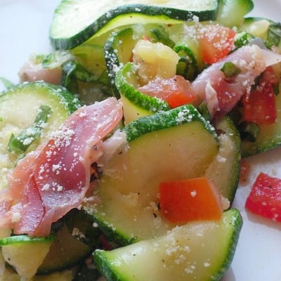 Salade de courgette aux saveurs italiennes