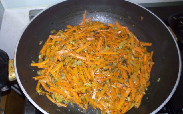 Nems de carottes au munster, salade croquante