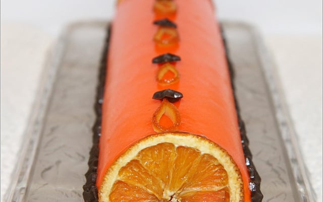 Bûche de Noël à l'orange et aux truffes