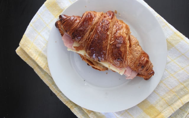 Croissants au jambon