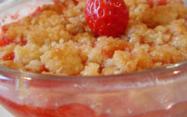 Crumble aux fraises & noix de coco