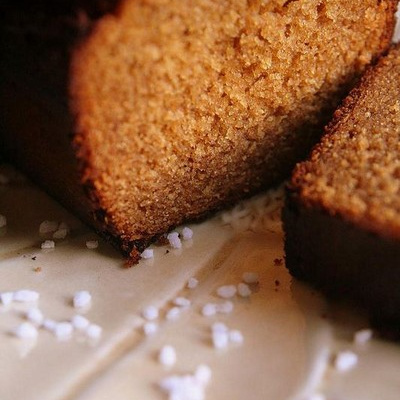 Gâteau moelleux aux épices et au miel