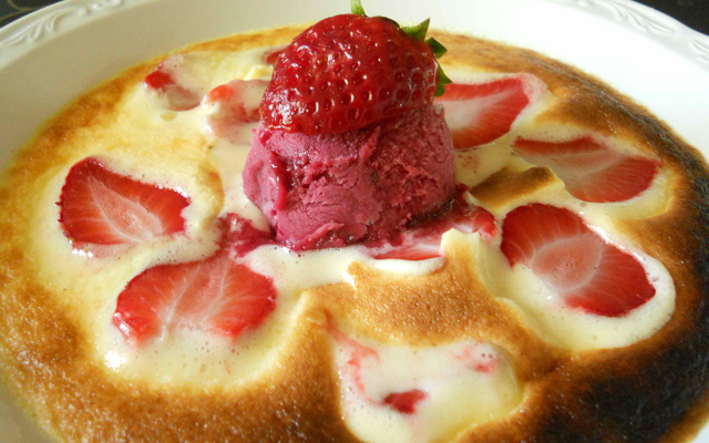 Gratin de Charlottes, glace à la rhubarbe