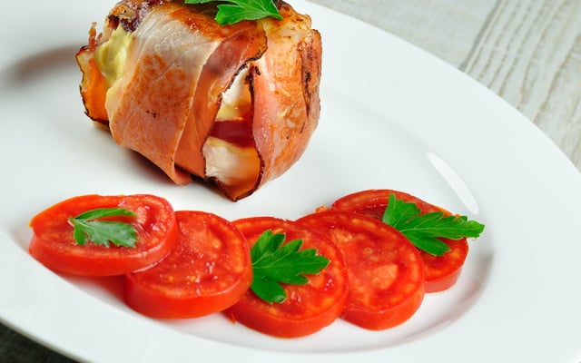 Petit chèvre frais grillé à la moutarde et au ketchup