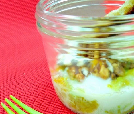 Œuf cocotte poireau, fourme d'Ambert et noix