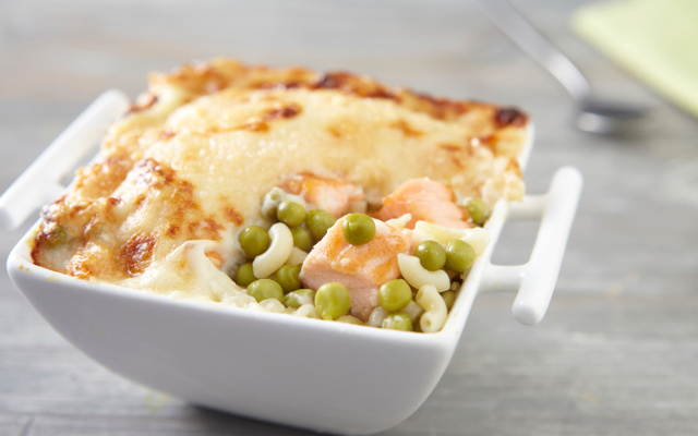 Gratin de coquillettes aux petits pois et saumon