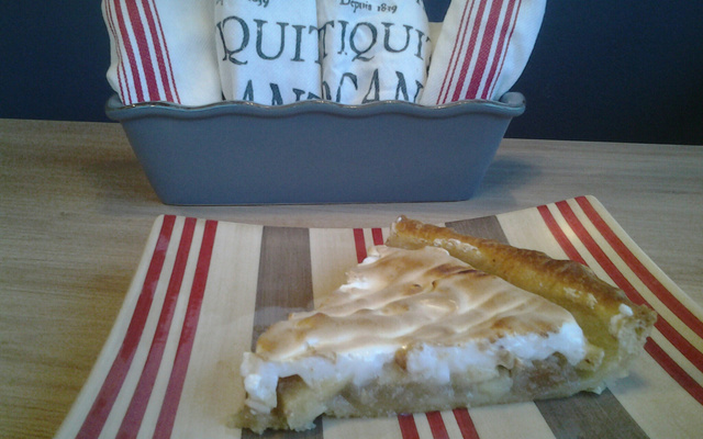 Tarte aux pommes meringuée