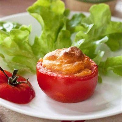 Tomates soufflées à la tomate