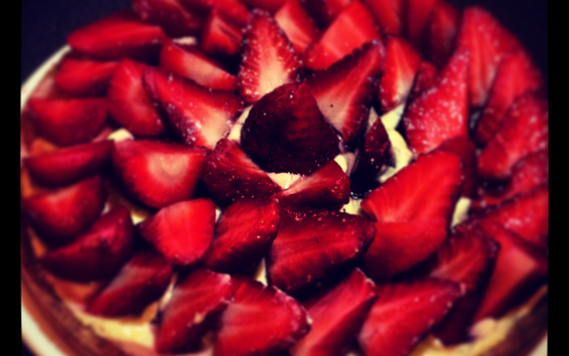 Tarte sablée aux fraises et crème pâtissière maison 