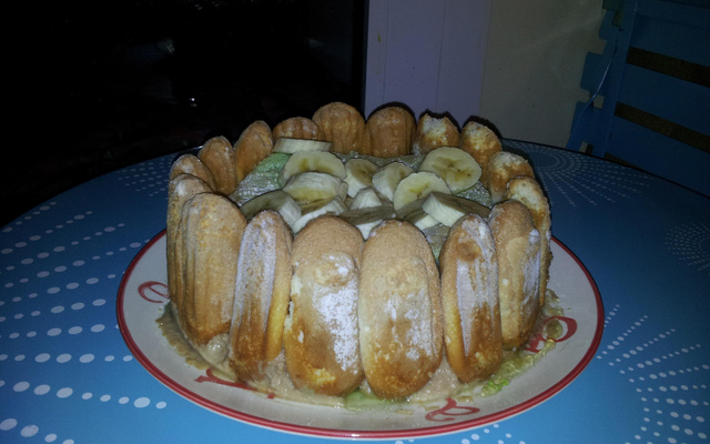 Charlotte aux pommes et bananes