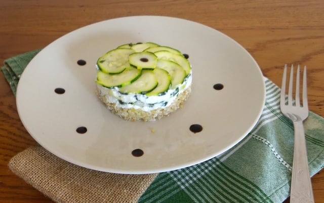 Cheesecake de courgettes au boulgour, faisselle et basilic