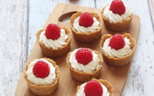 Mini tartelettes crème de mascarpone, citron et framboises