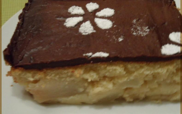 Gâteau moelleux de poires et ganache au chocolat noir