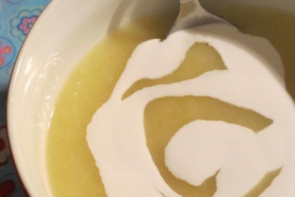 Soupe de panais, pommes de terre à la crème de coco