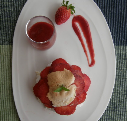Pavlova à la fraise à ma façon