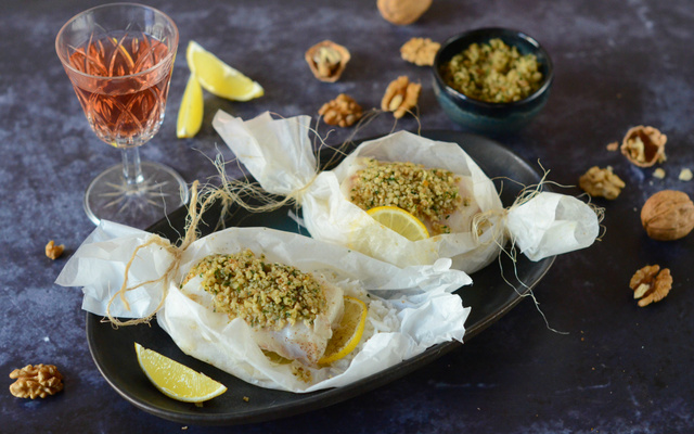Papillote de cabillaud en croûte de Noix du Périgord
